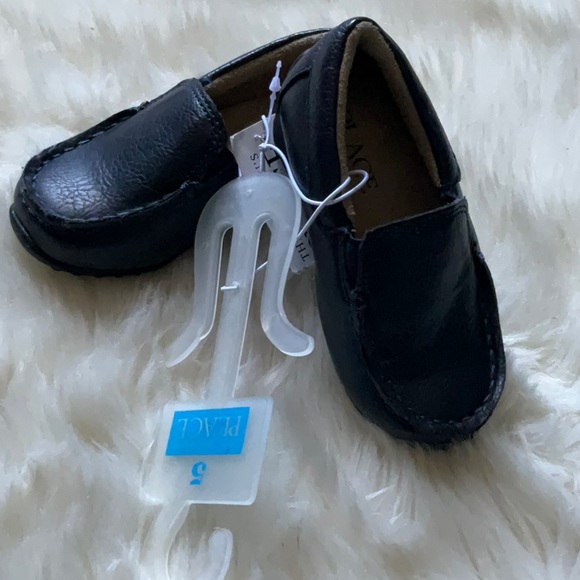 Children’s Place navy blue slip on loafers with grip bottom. Size 5 NWT - Picture 2 of 7